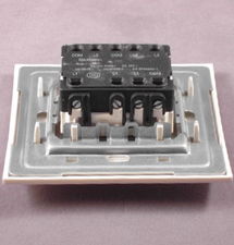 【abb大蹺板開關面板_au16353-ww_3位單控_白色方形_帶指示燈指示帶】_價格報價_實拍圖片_參數(shù)-好住網(wǎng)